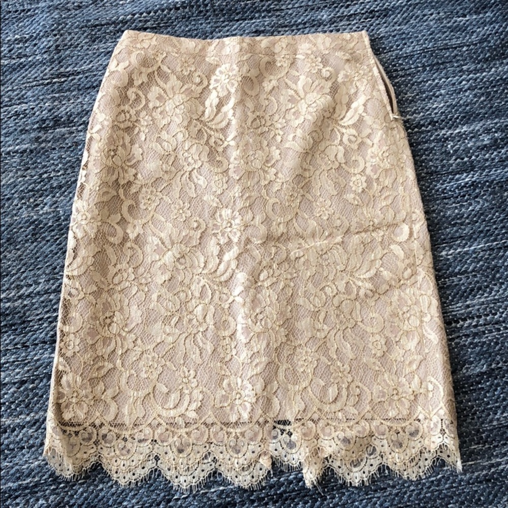 Timeless classic Banana Republic pencil skirt